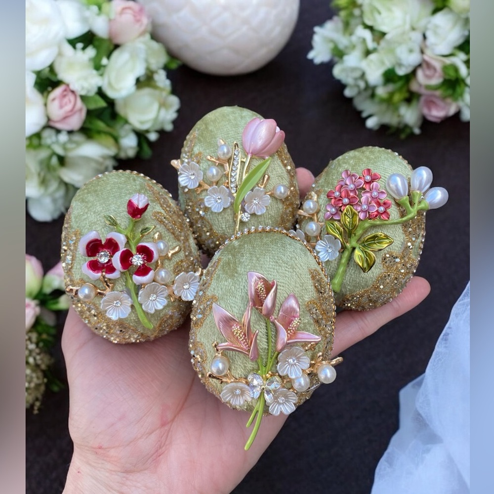 Handmade velvet Easter eggs set of 5 pcs. Nowruz eggs. Norooz eggs. Velvet eggs.